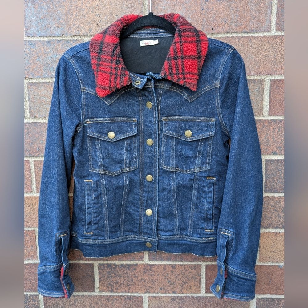 Jean Jacket Size Medium